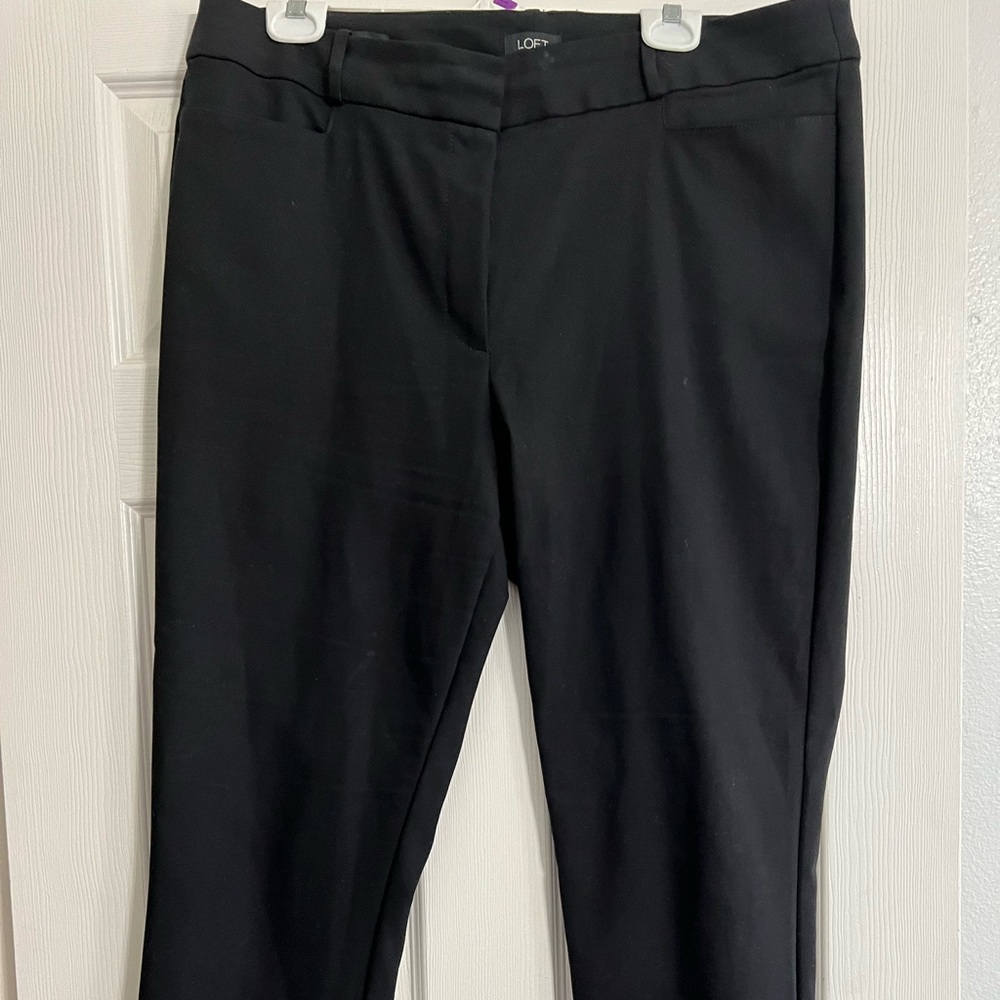 Loft black pants, excellent condition barely worn.